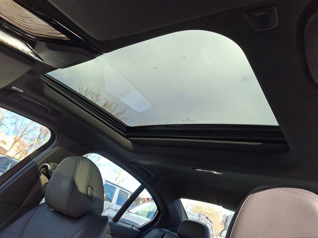 Thumbnail: 2023 BMW 3 Series - 11