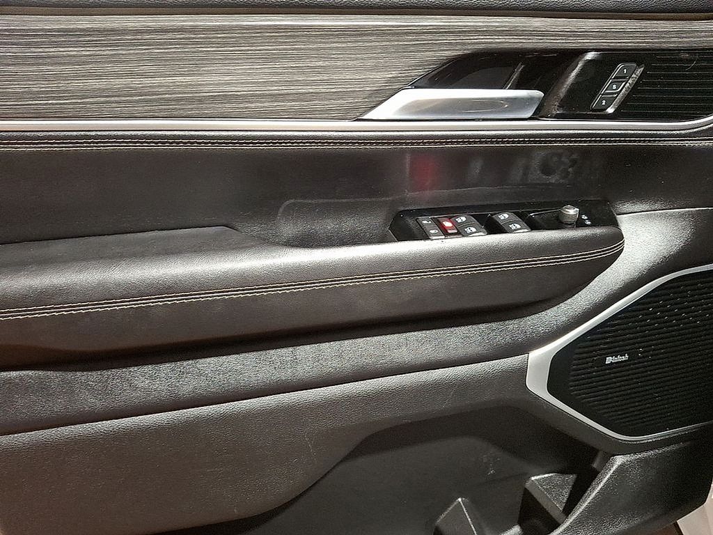 Thumbnail: 2023 Jeep Wagoneer - 8