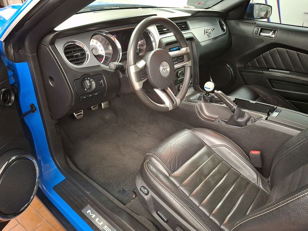 Thumbnail: 2010 Ford Mustang - 10