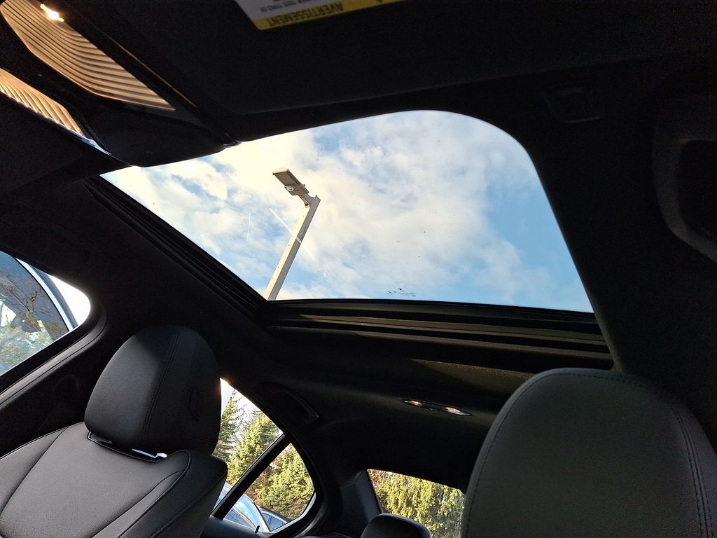 Thumbnail: 2019 BMW 3 Series - 12