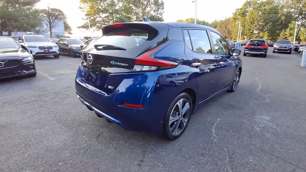 Thumbnail: 2022 Nissan Leaf - 8