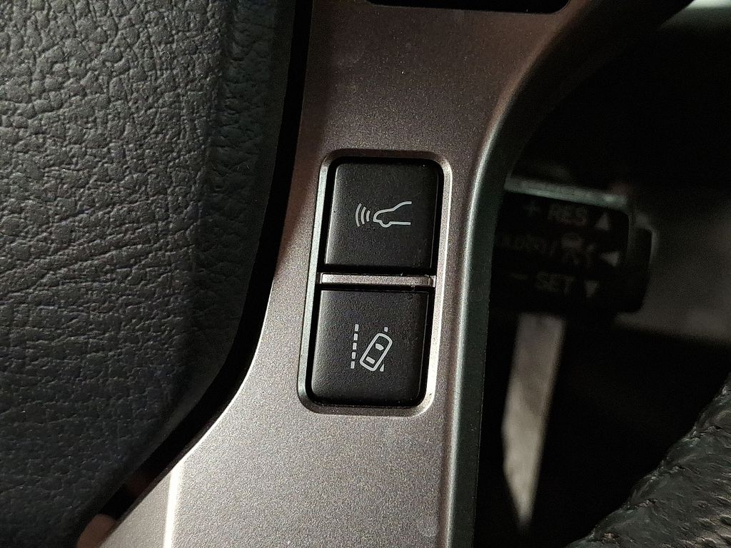 2019 Toyota Tacoma  19
