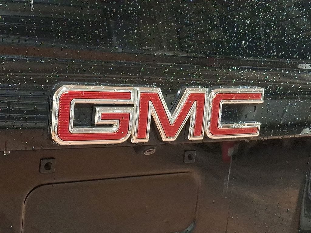 Thumbnail: 2017 GMC Yukon - 29