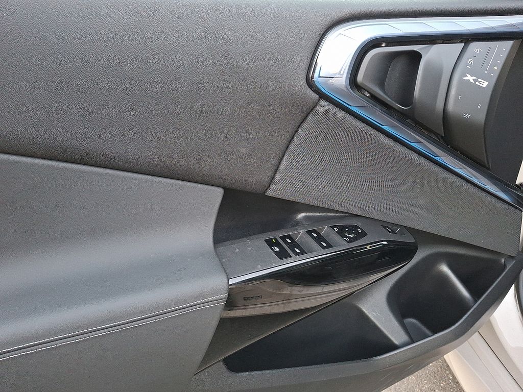 Thumbnail: 2025 BMW X3 - 8