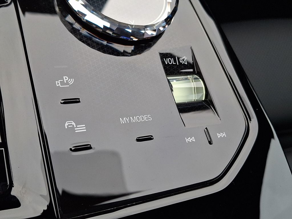 Thumbnail: 2025 BMW i5 - 20