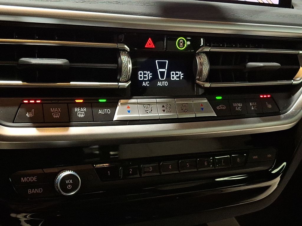 Thumbnail: 2024 BMW X4 - 9