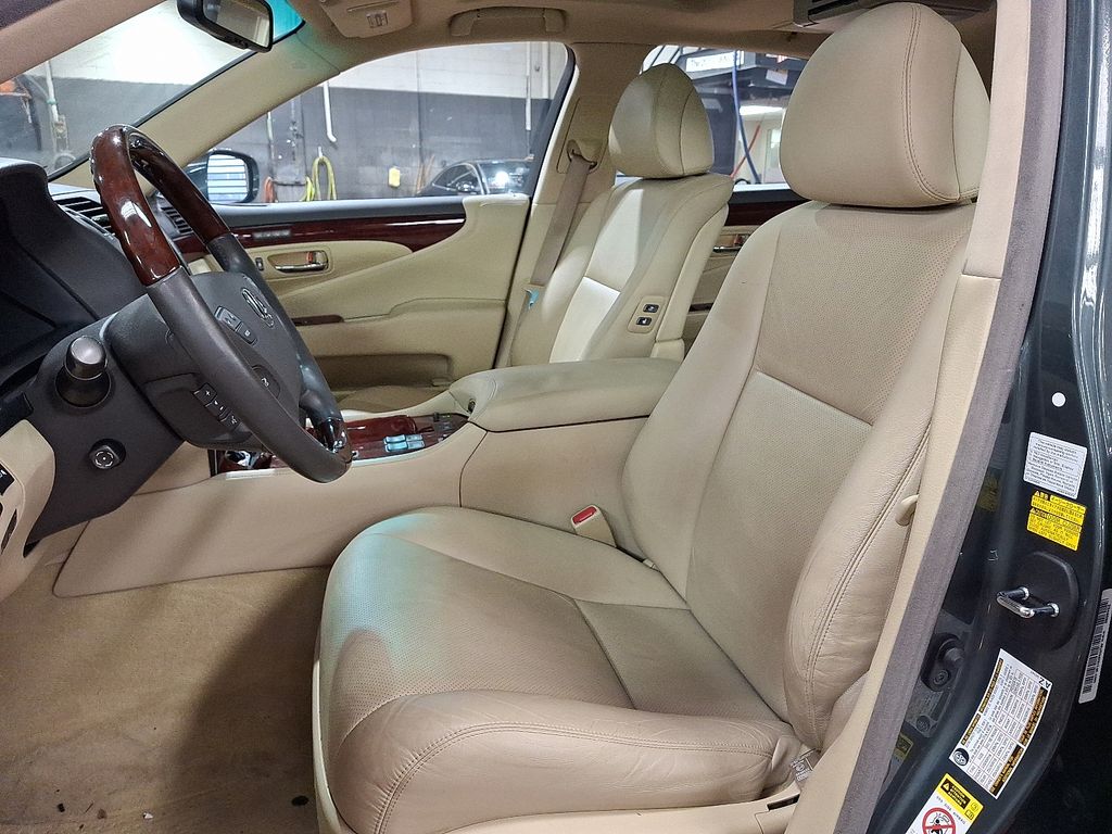Thumbnail: 2009 Lexus LS - 10