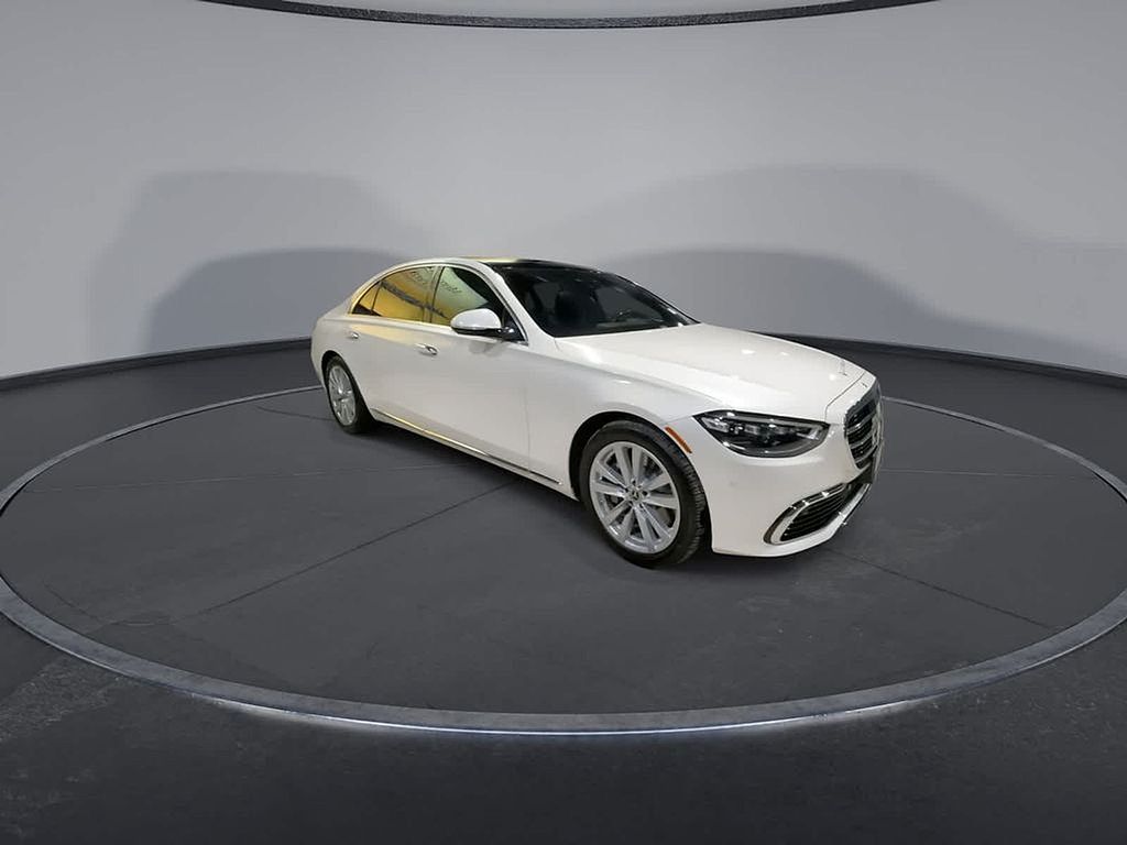 Thumbnail: 2021 Mercedes-Benz S-Class - 3