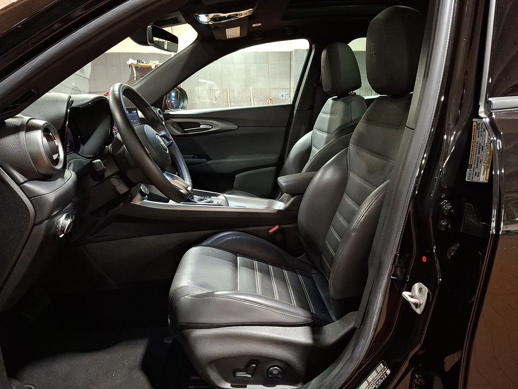 Thumbnail: 2024 Alfa Romeo Tonale - 9