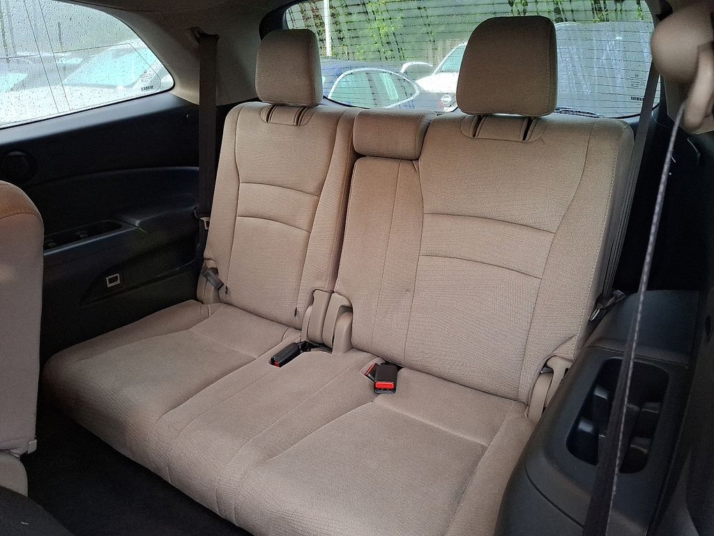 Thumbnail: 2016 Honda Pilot - 9