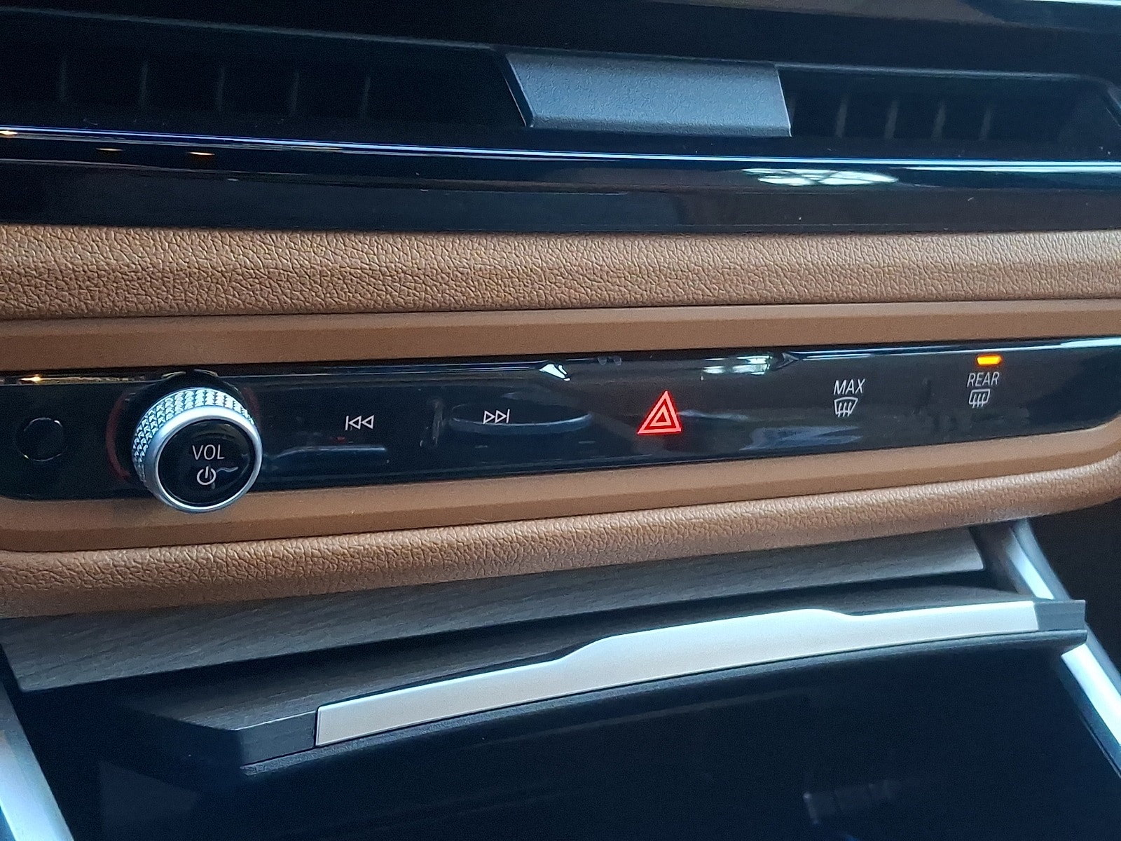 Thumbnail: 2025 BMW i4 - 13