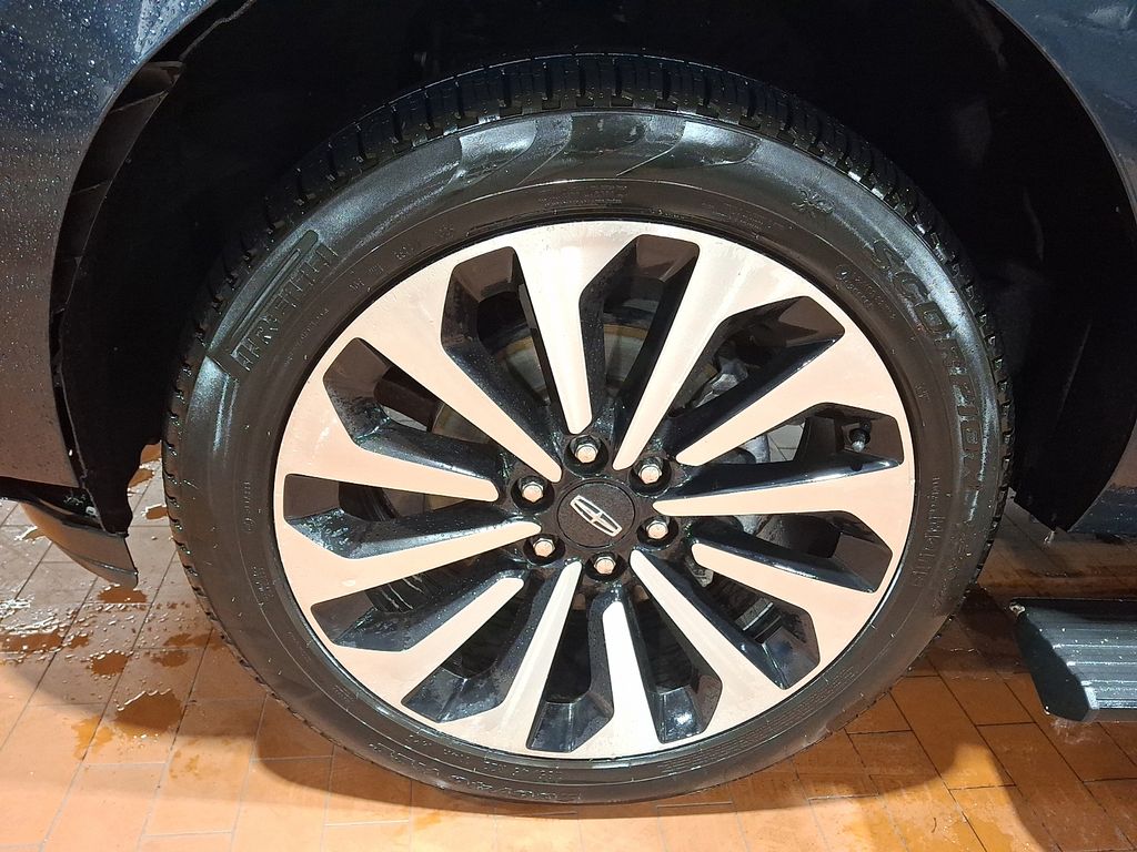 Thumbnail: 2022 Lincoln Navigator - 6