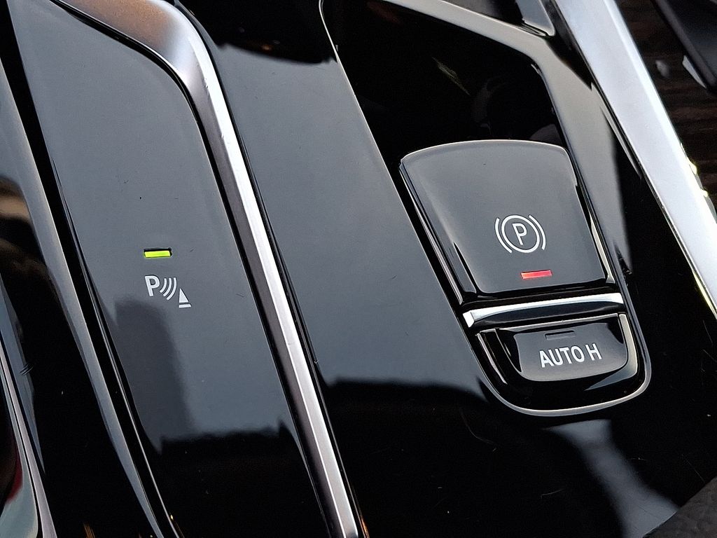 2022 BMW 5 Series 540i xDrive 23