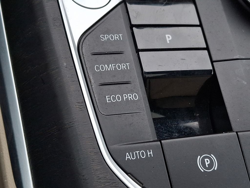 Thumbnail: 2023 BMW 3 Series - 22