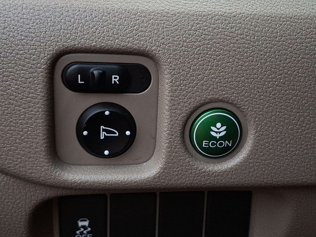 Thumbnail: 2016 Honda Pilot - 21