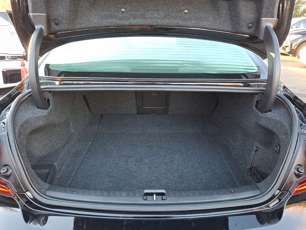 Thumbnail: 2019 Volvo S60 - 26