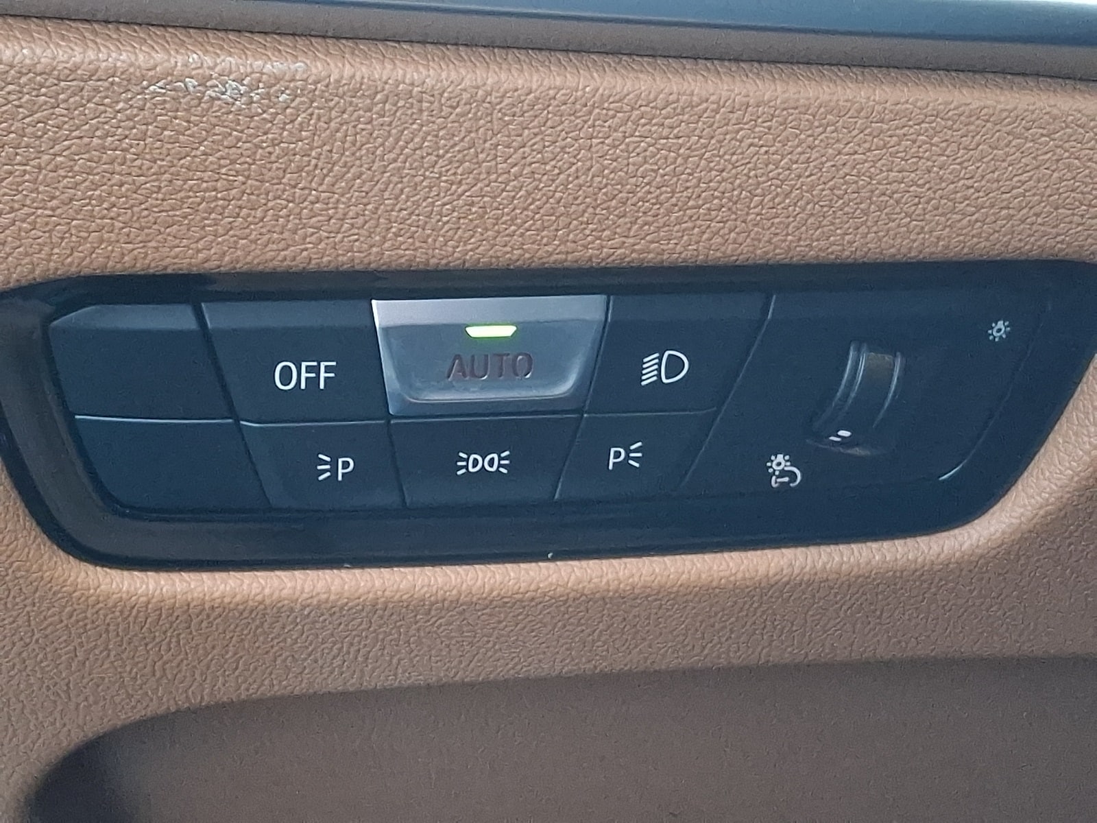 Thumbnail: 2025 BMW i4 - 23