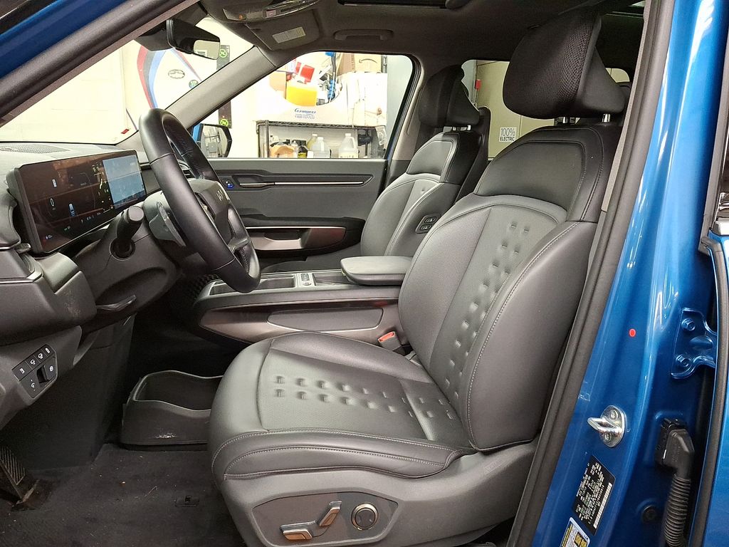 Thumbnail: 2024 Kia EV9 - 10