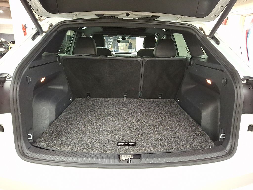 Thumbnail: 2022 Volkswagen Atlas - 26