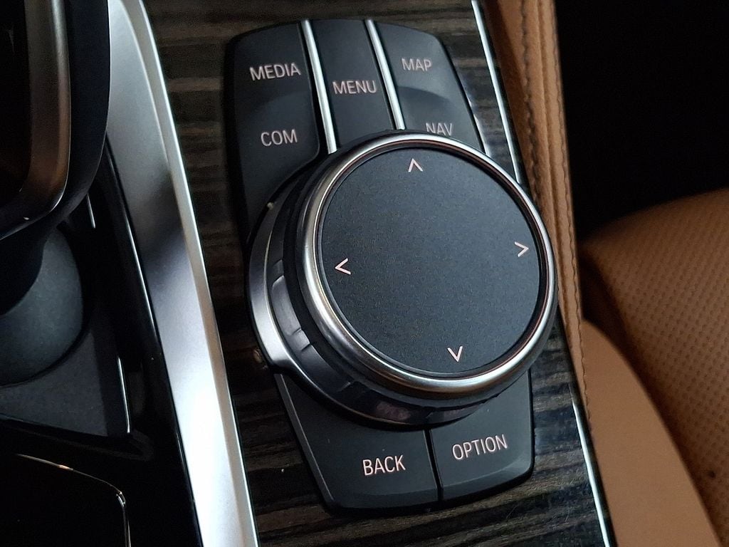 Thumbnail: 2023 BMW 5 Series - 22