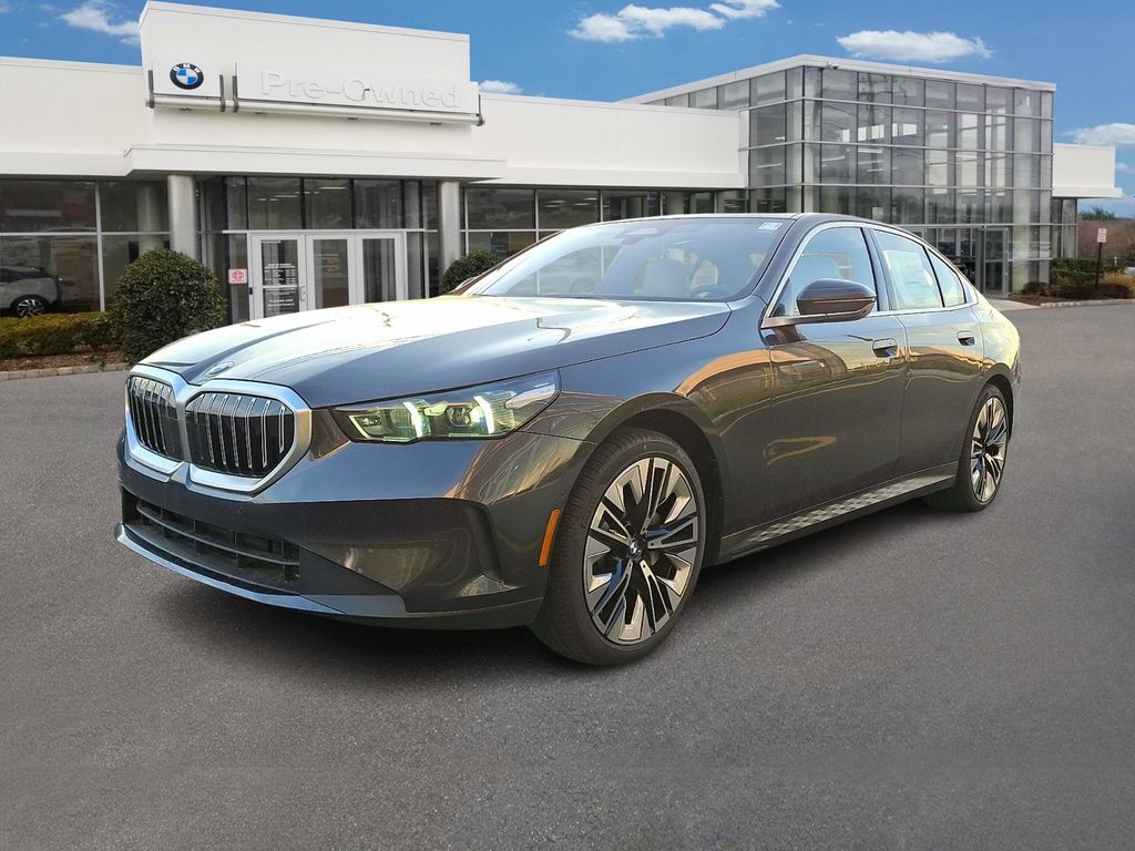 Thumbnail: 2026 BMW 5 Series - 1