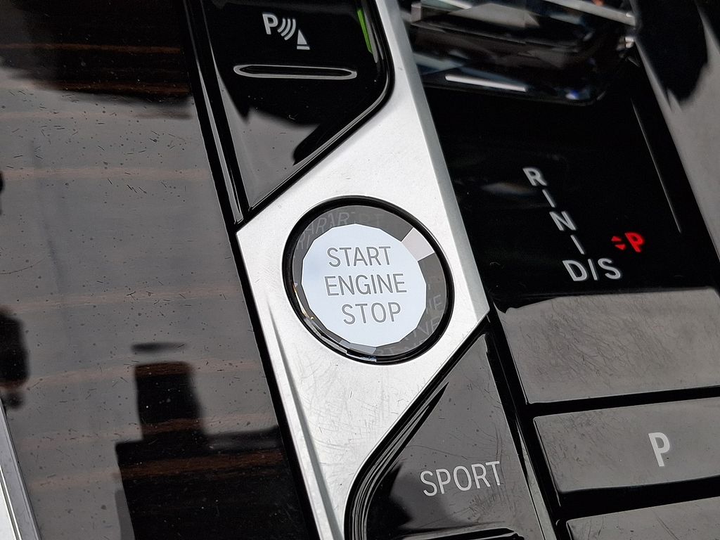 Thumbnail: 2026 BMW X7 - 21