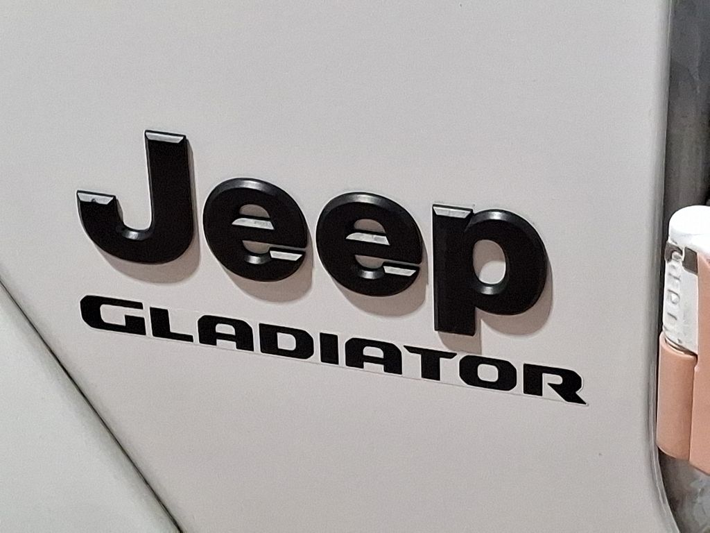 Thumbnail: 2022 Jeep Gladiator - 27