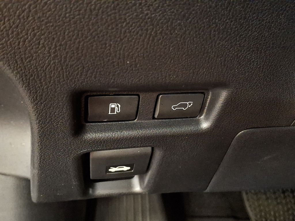 Thumbnail: 2023 Lexus UX - 24