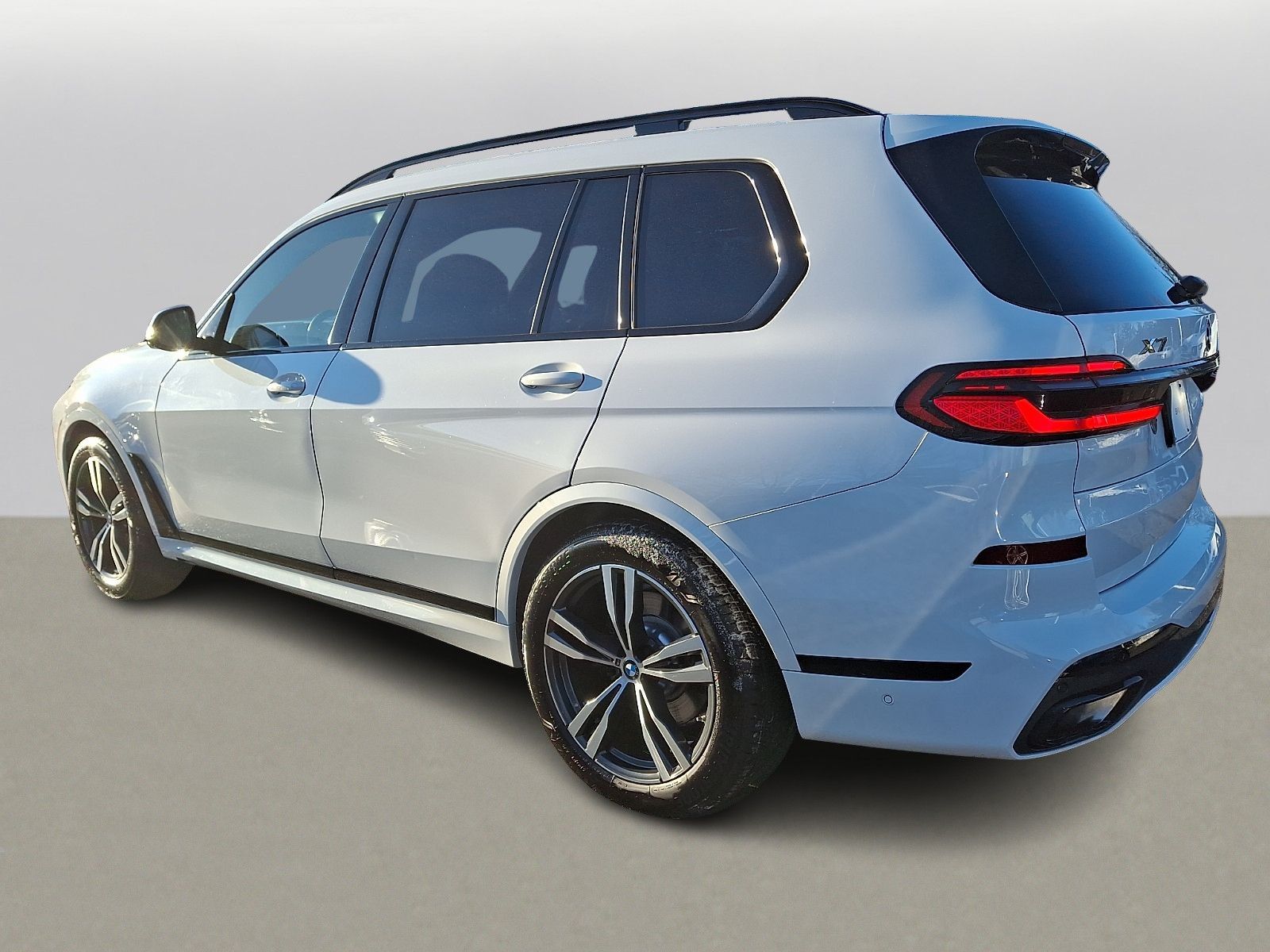 Thumbnail: 2026 BMW X7 - 5