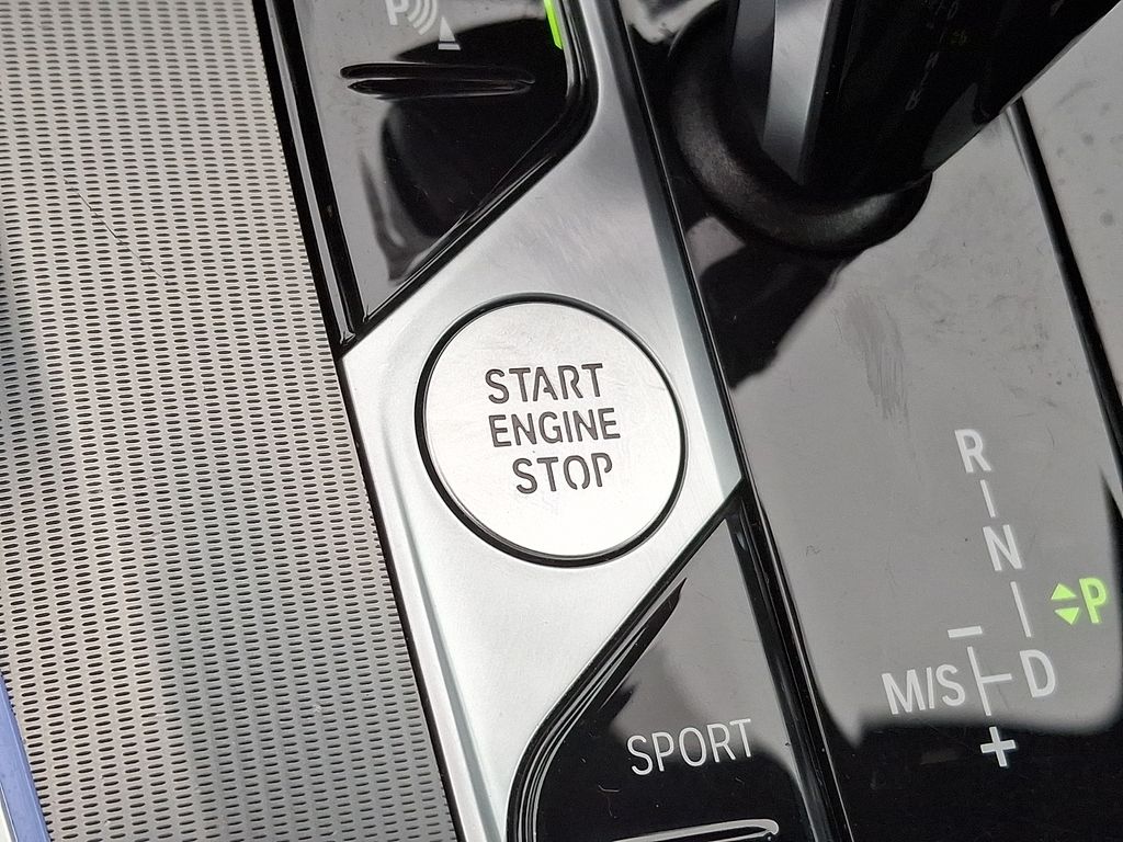 Thumbnail: 2022 BMW X5 - 16