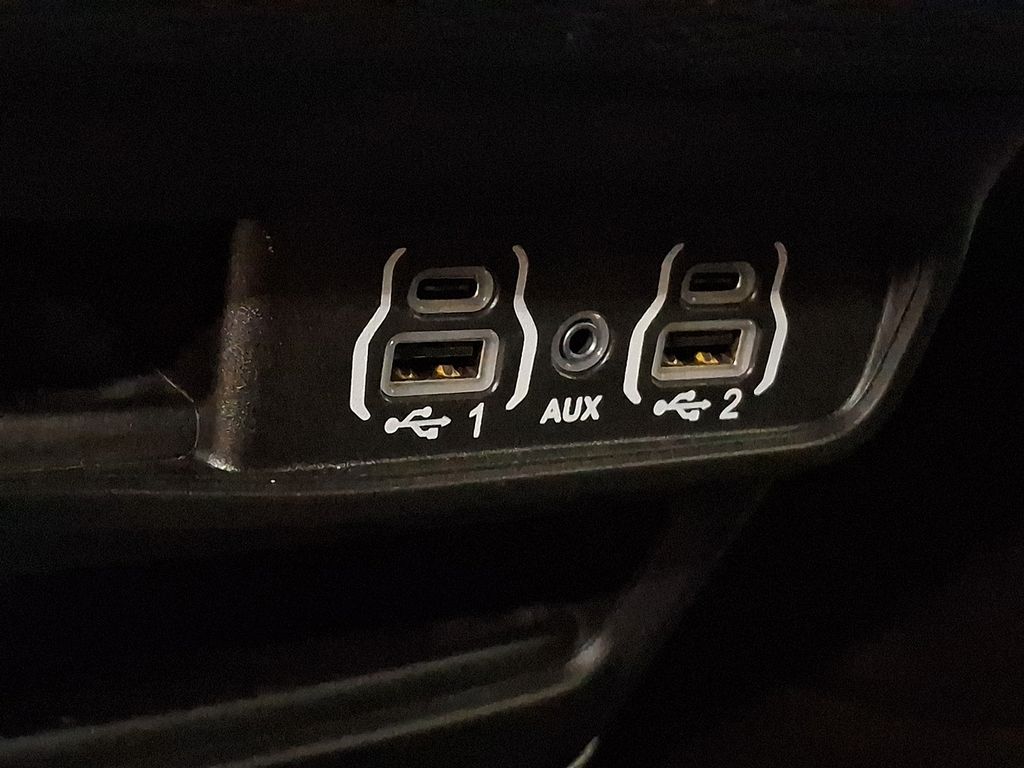 Thumbnail: 2024 Chrysler Pacifica - 20