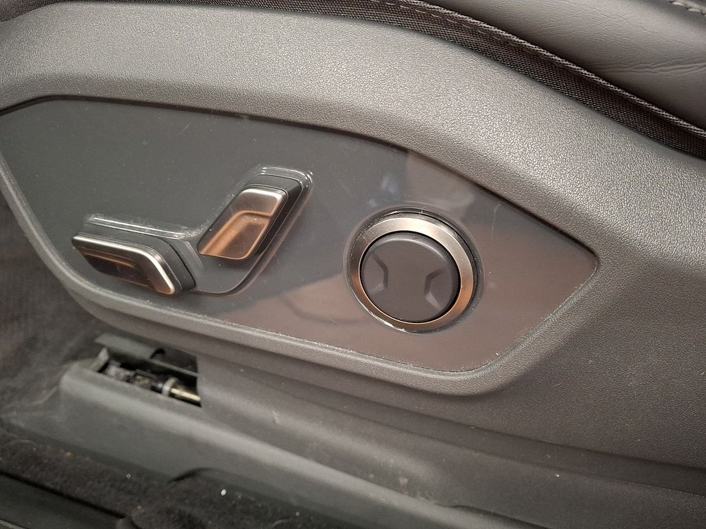 Thumbnail: 2024 Kia EV9 - 11