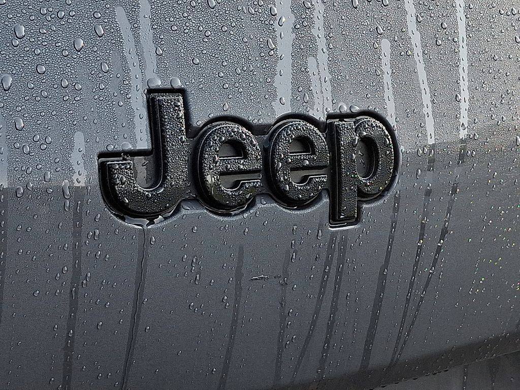 2023 Jeep Grand Cherokee Laredo 27