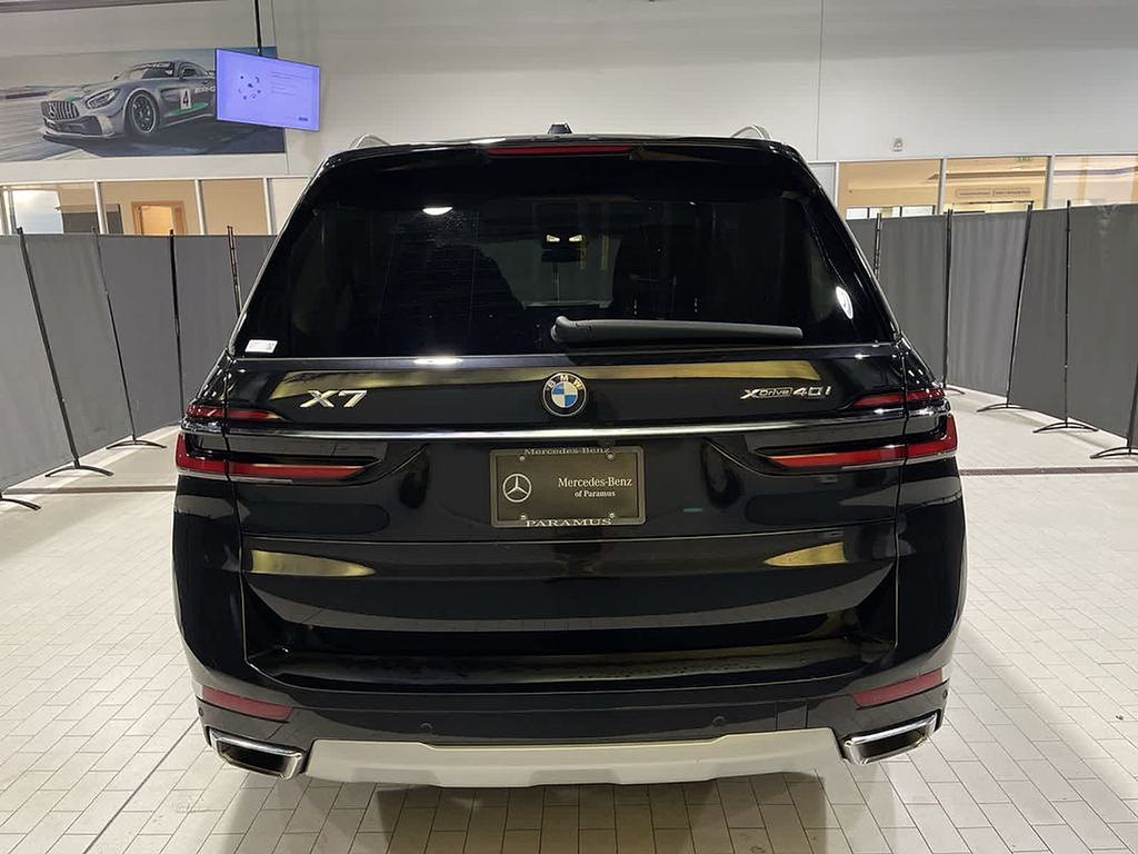 Thumbnail: 2023 BMW X7 - 17