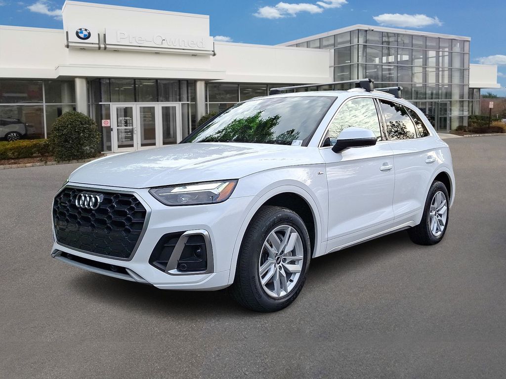 Thumbnail: 2022 Audi Q5 - 1