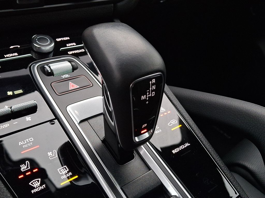 Thumbnail: 2023 Porsche Cayenne - 12