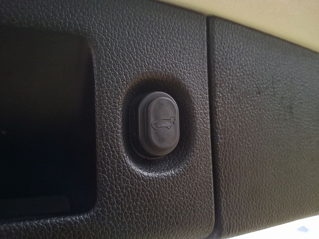 Thumbnail: 2018 Cadillac Escalade - 30