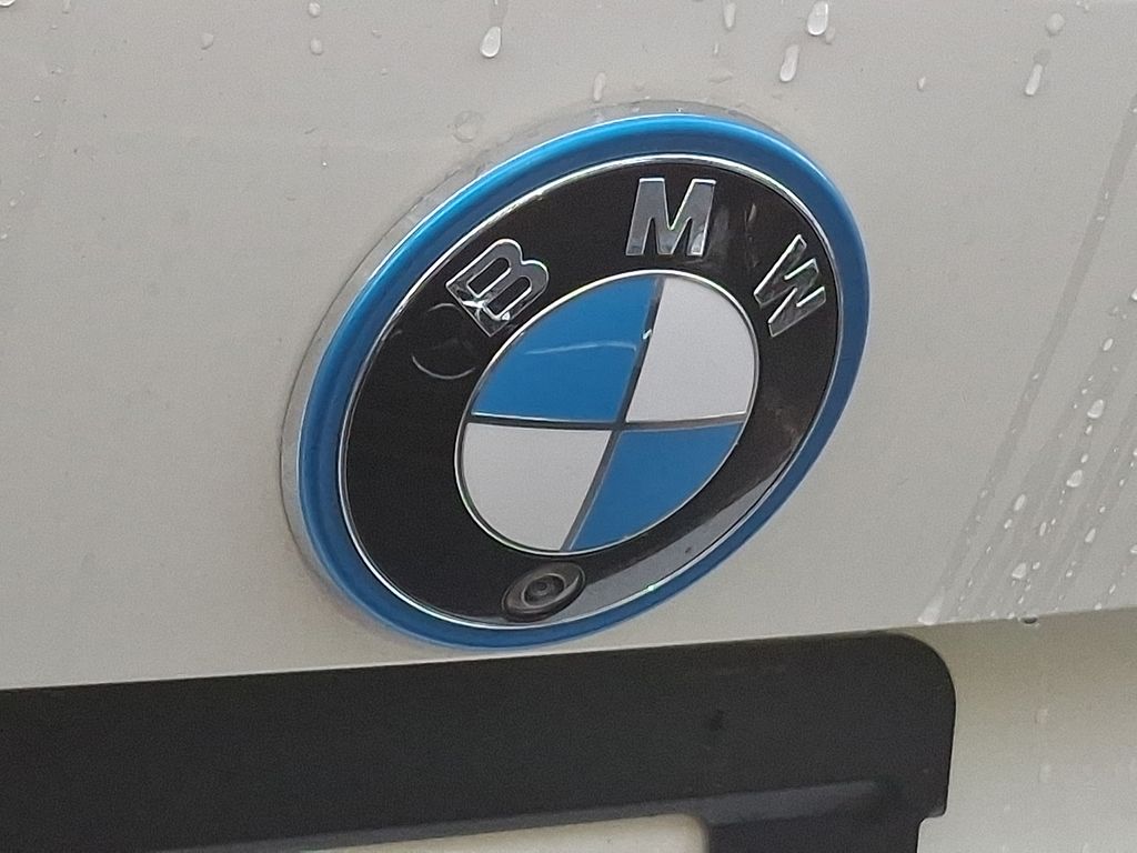 Thumbnail: 2023 BMW i4 - 30