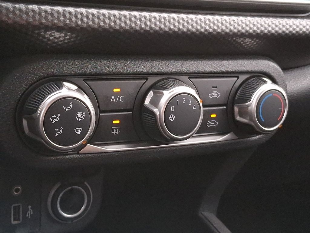 Thumbnail: 2020 Nissan Kicks - 13