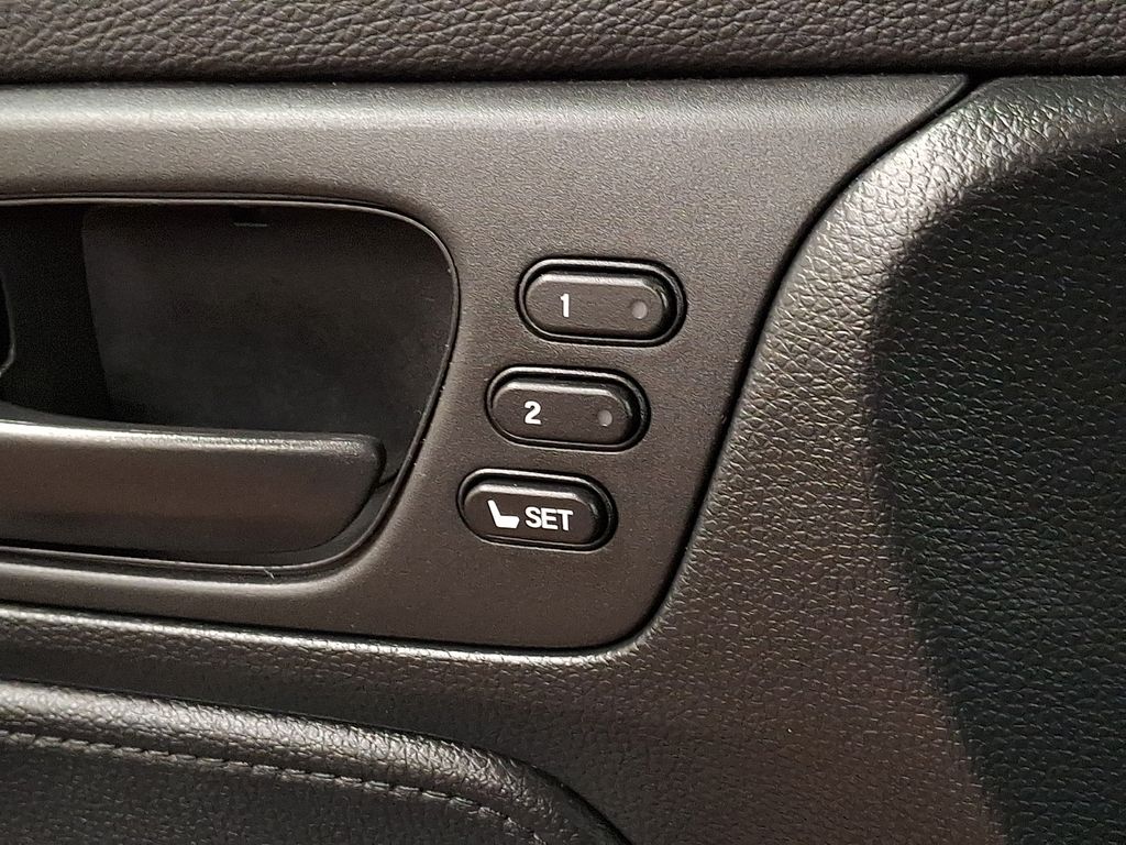 Thumbnail: 2023 Honda Odyssey - 25