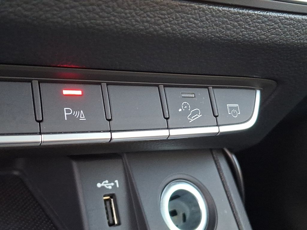 Thumbnail: 2022 Audi Q5 - 22