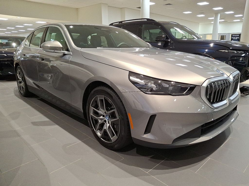 Thumbnail: 2025 BMW i5 - 3
