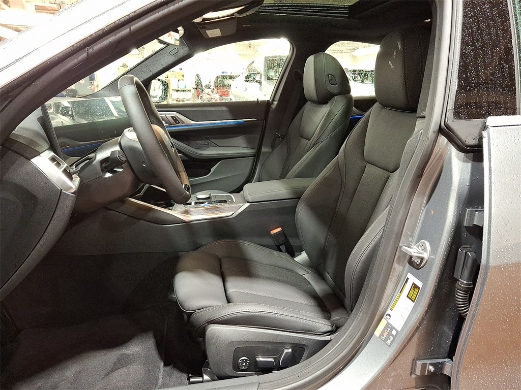 Thumbnail: 2025 BMW i4 - 10