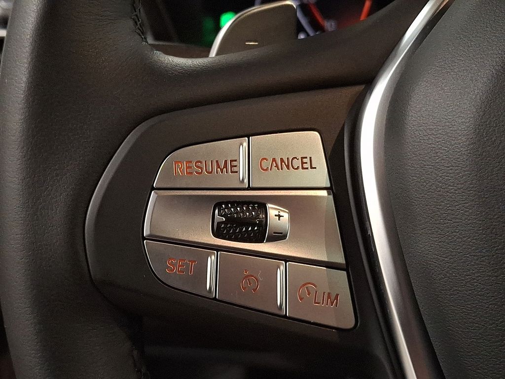 Thumbnail: 2025 BMW X4 - 14