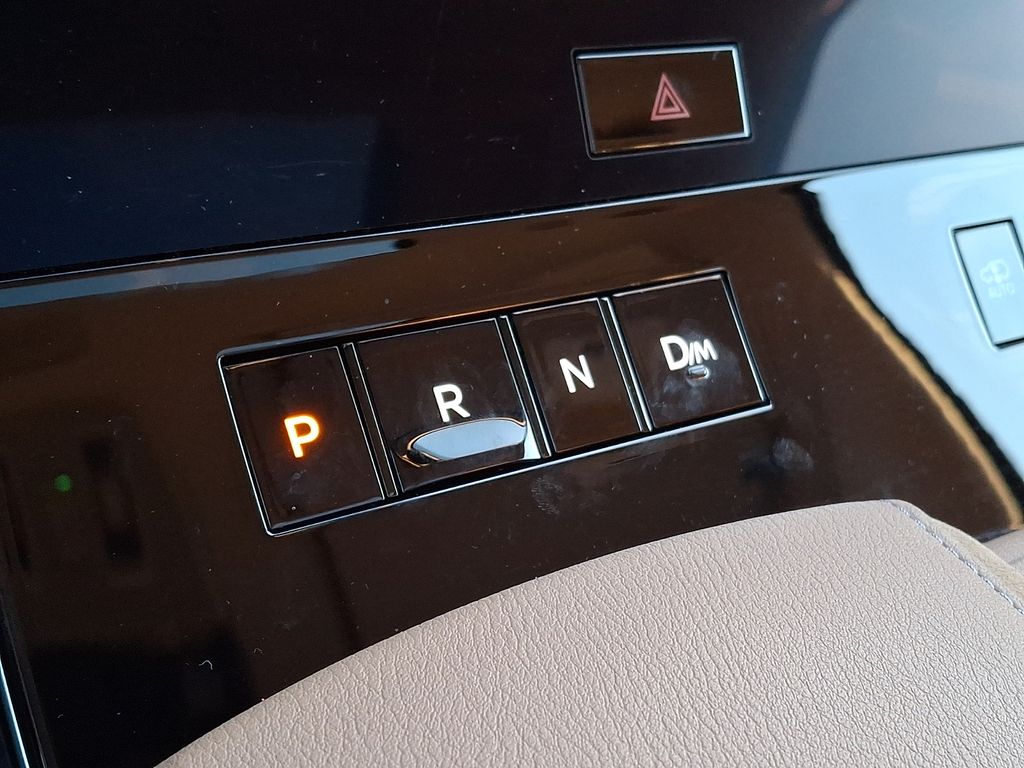 Thumbnail: 2025 INFINITI QX80 - 15