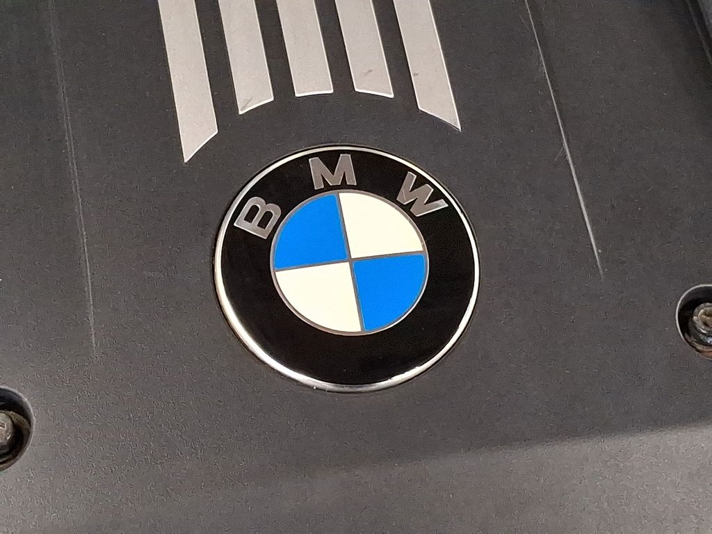 Thumbnail: 2011 BMW 3 Series - 24