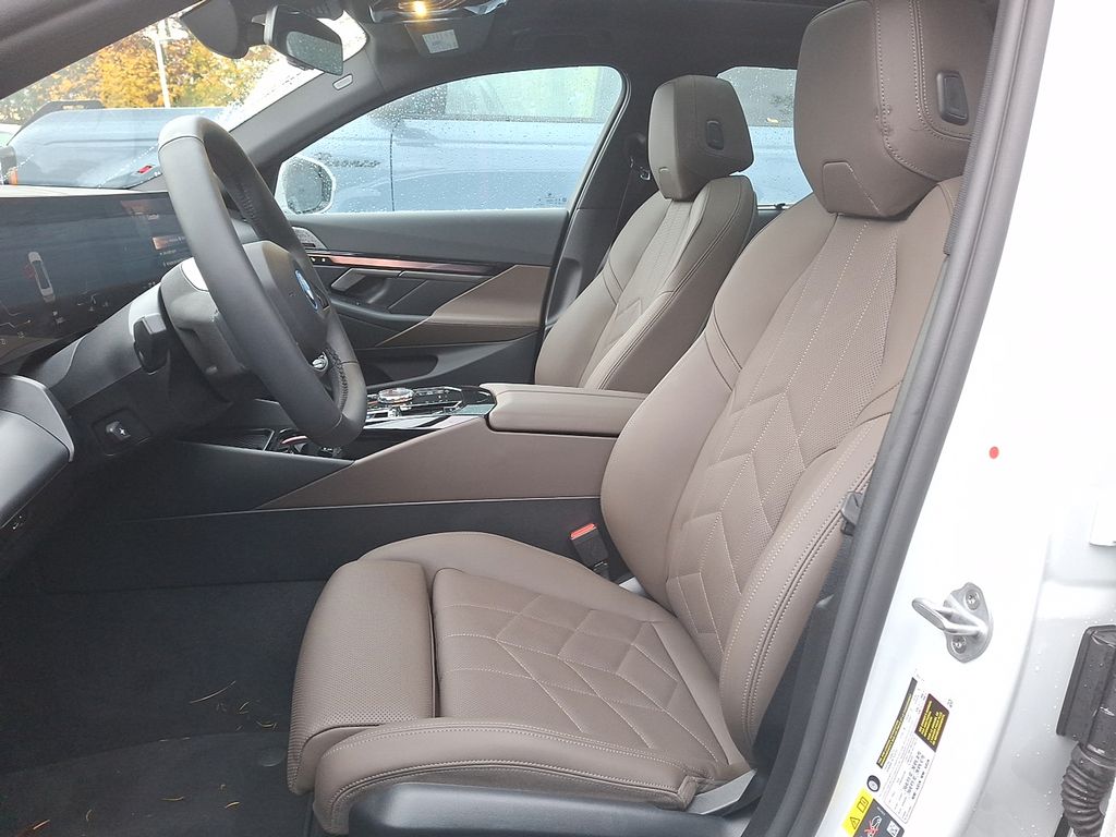 Thumbnail: 2025 BMW i5 - 9