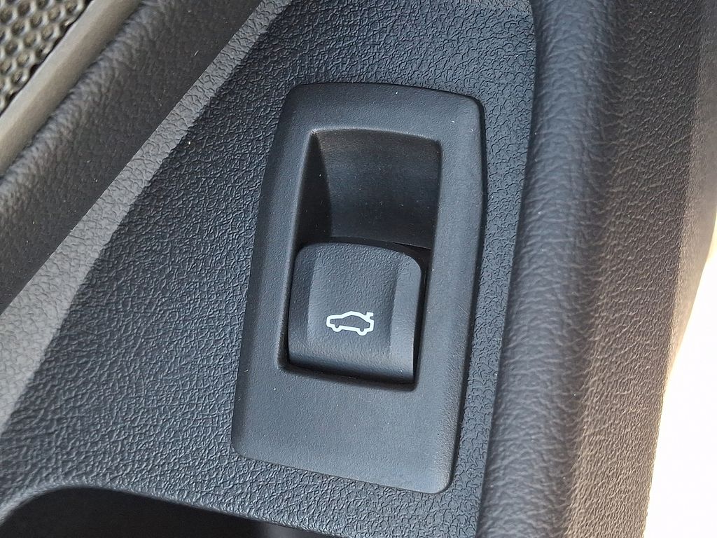 Thumbnail: 2023 BMW 3 Series - 26