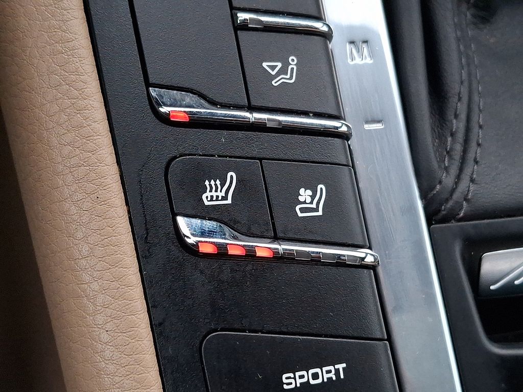 Thumbnail: 2019 Porsche Macan - 20