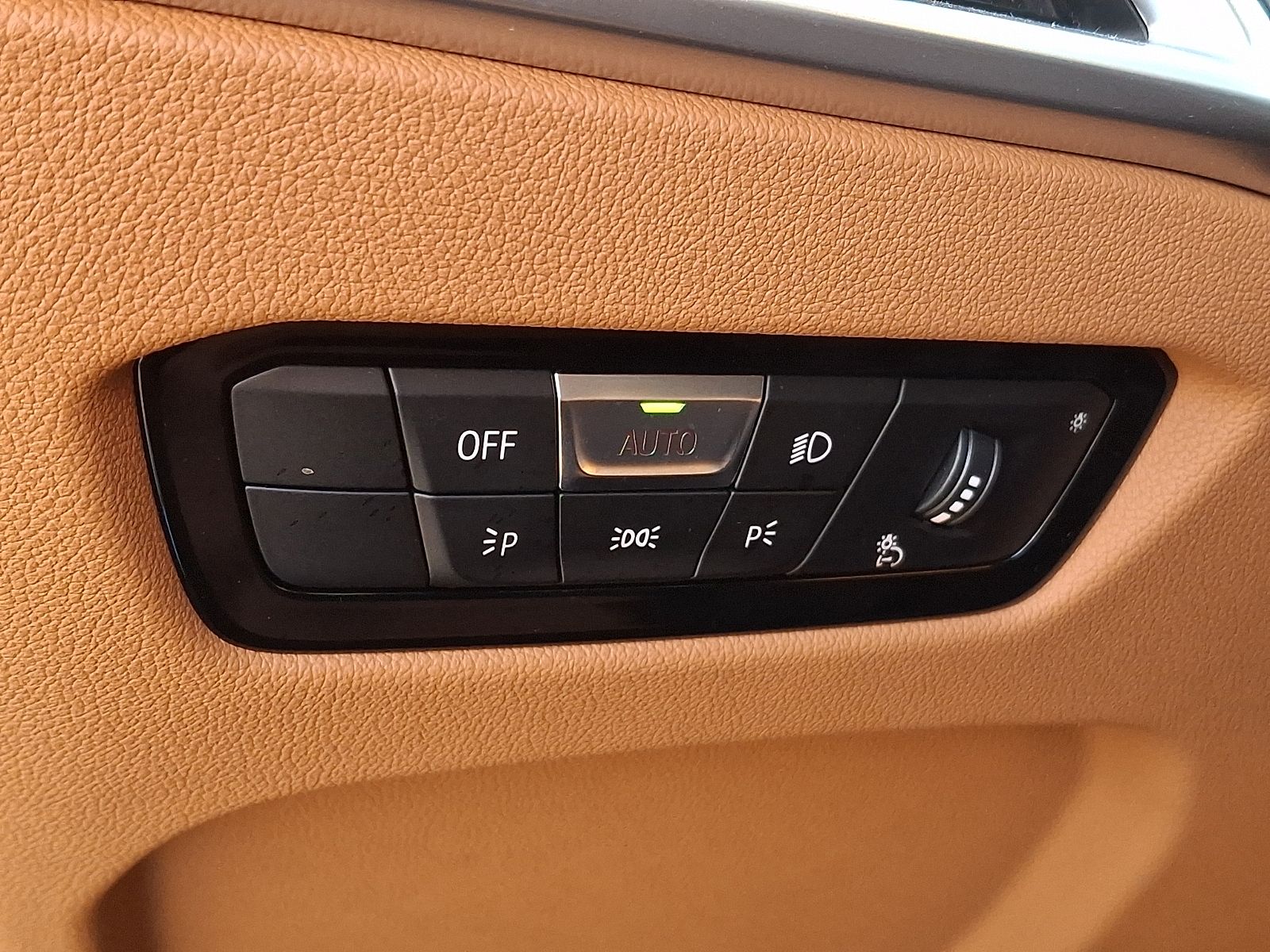 Thumbnail: 2025 BMW 3 Series - 23